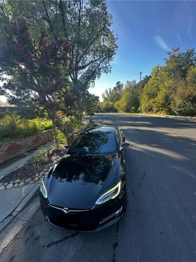 2018 Tesla Model S 75D