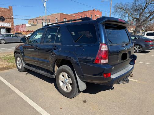 Blue 2005 Toyota 4Runner SR5 V8