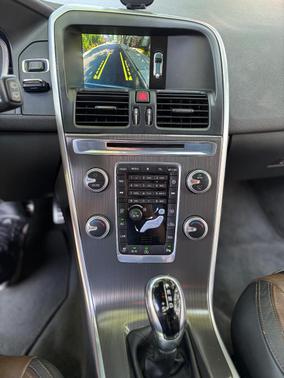 Gold 2016 Volvo XC60 T5 Premier