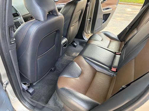 Gold 2016 Volvo XC60 T5 Premier