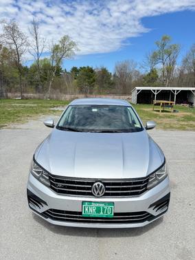 Silver 2018 Volkswagen Passat 2.0T R-Line