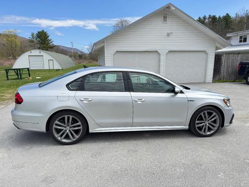Silver 2018 Volkswagen Passat 2.0T R-Line