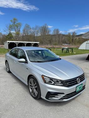 Silver 2018 Volkswagen Passat 2.0T R-Line