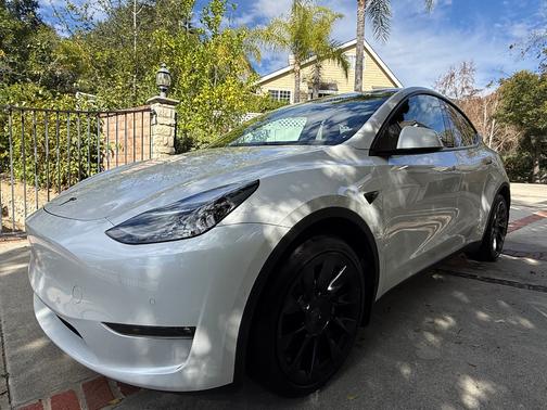 White 2022 Tesla Model Y Long Range