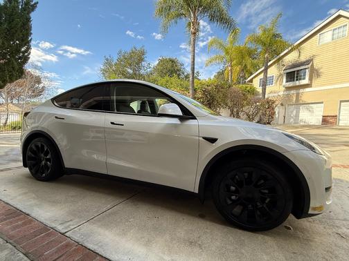 White 2022 Tesla Model Y Long Range