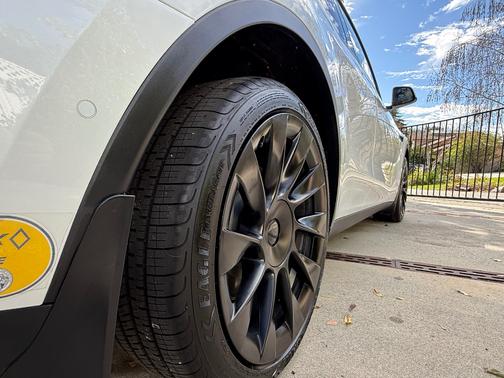White 2022 Tesla Model Y Long Range