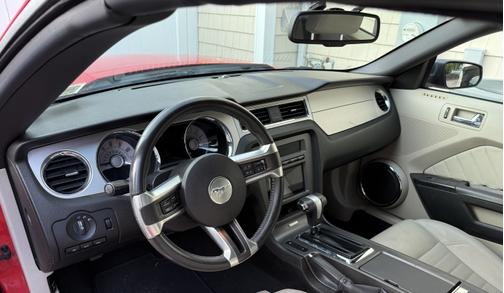 2010 Ford Mustang Premium