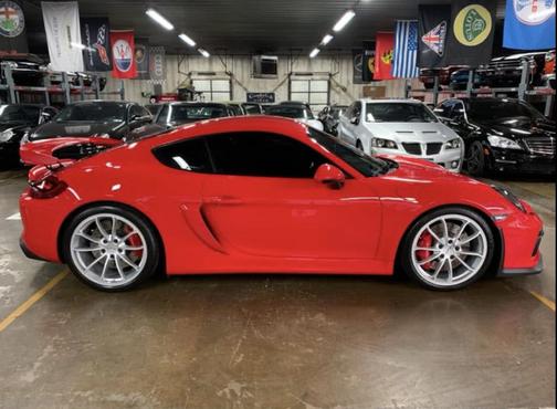 2016 Porsche Cayman GT4