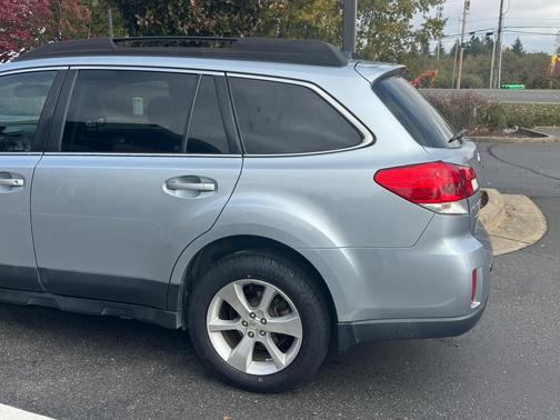 Silver 2013 Subaru Outback 2.5i Limited