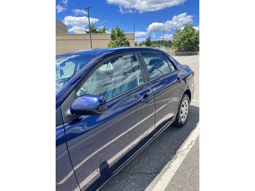 Photo 2 of 10 of 2011 Toyota Corolla LE