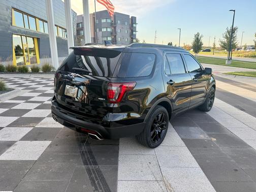 Black 2017 Ford Explorer Sport