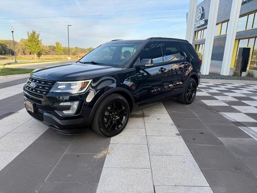 Black 2017 Ford Explorer Sport