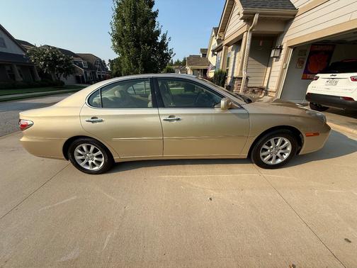 Beige 2003 Lexus ES 300 Base