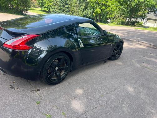 Black 2010 Nissan 370Z Base