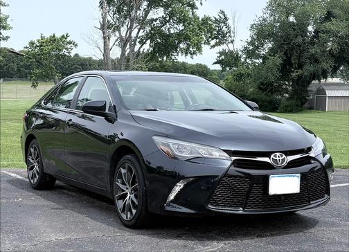 Black 2015 Toyota Camry XSE
