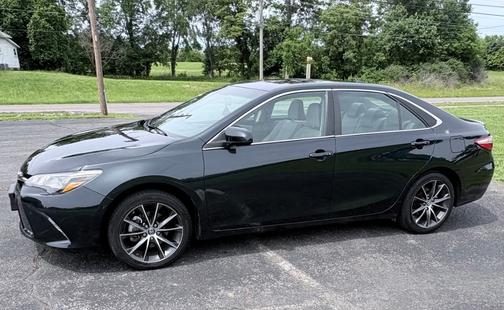 Black 2015 Toyota Camry XSE