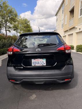 Black 2018 Nissan Kicks S