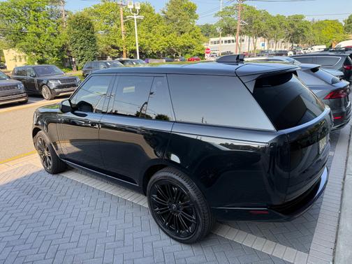 2024 Land Rover Range Rover P530 SE SWB