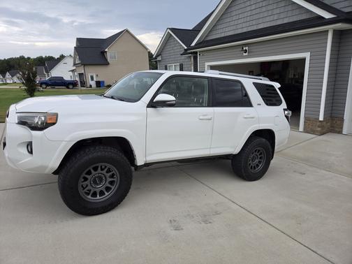 White 2015 Toyota 4Runner SR5 Premium