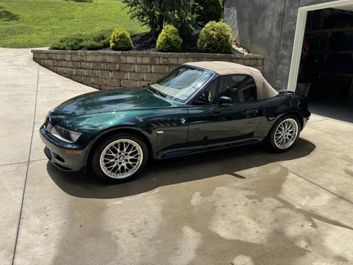 Green 2001 BMW Z3 3.0i Roadster