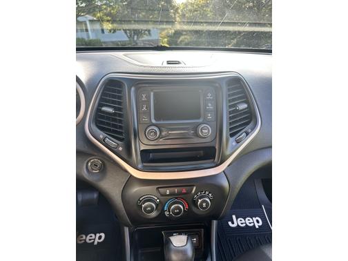 2015 Jeep Cherokee Sport