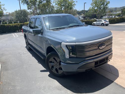 2023 Ford F-150 Lightning LARIAT