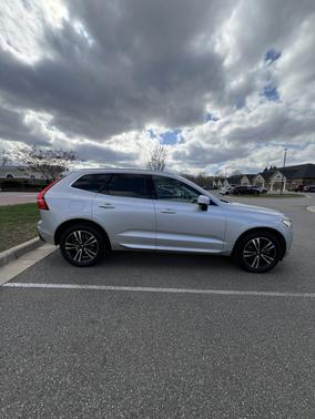 2020 Volvo XC60 T6 Momentum