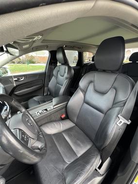 2020 Volvo XC60 T6 Momentum