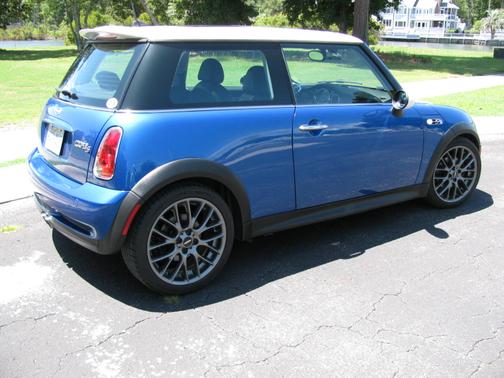 2005 MINI Cooper S Base