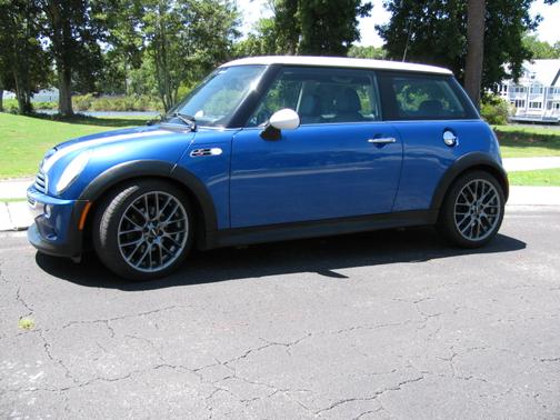 2005 MINI Cooper S Base