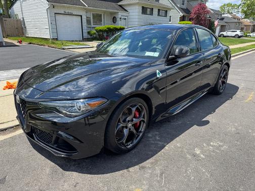 Black 2021 Alfa Romeo Giulia Quadrifoglio
