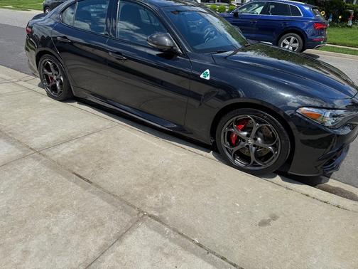 Black 2021 Alfa Romeo Giulia Quadrifoglio