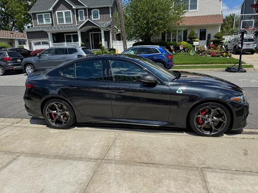 Black 2021 Alfa Romeo Giulia Quadrifoglio