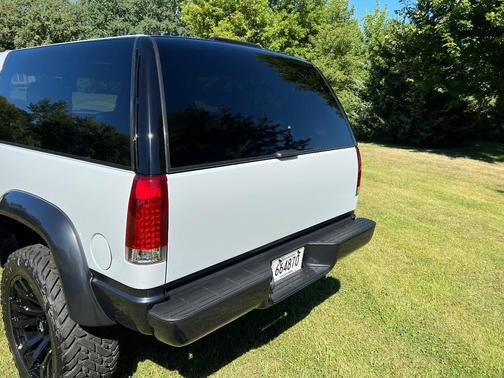 White 1999 Chevrolet Tahoe Base