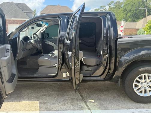 Black 2016 Nissan Frontier S