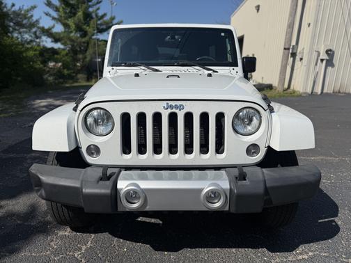 White 2015 Jeep Wrangler Unlimited Sahara