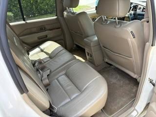 White 2001 INFINITI QX4 4WD