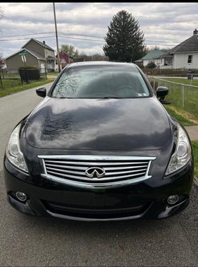 Black 2011 INFINITI G37x Base