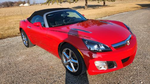 2009 Saturn Sky Red Line