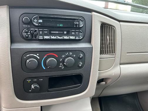 2005 Dodge Ram 3500 Laramie Quad Cab DRW