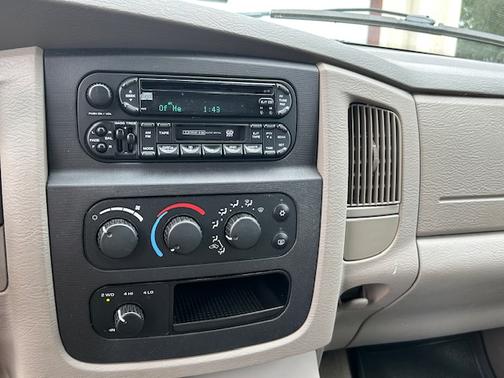 2005 Dodge Ram 3500 Laramie Quad Cab DRW
