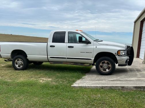 2005 Dodge Ram 3500 Laramie Quad Cab DRW