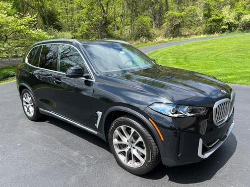 Black 2024 BMW X5 xDrive40i