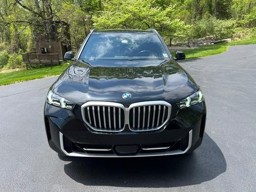 Black 2024 BMW X5 xDrive40i