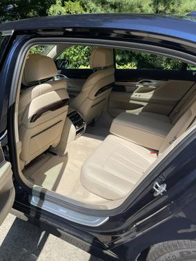 2020 BMW 740 i xDrive