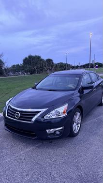 Gray 2013 Nissan Altima 2.5 SV