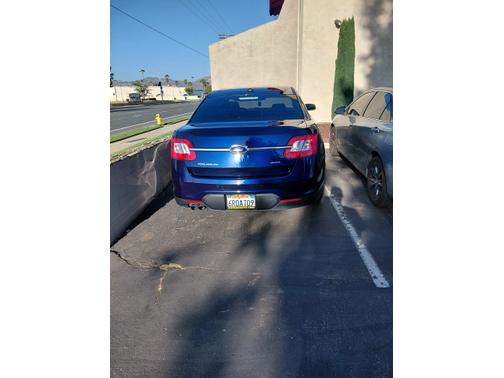Blue 2011 Ford Taurus SEL