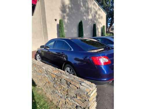 Blue 2011 Ford Taurus SEL