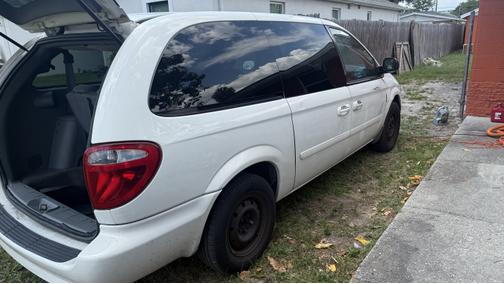 2007 Chrysler Town & Country LX
