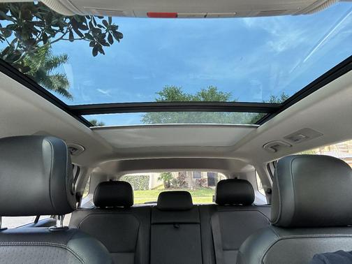 White 2018 Volkswagen Tiguan 2.0T SE